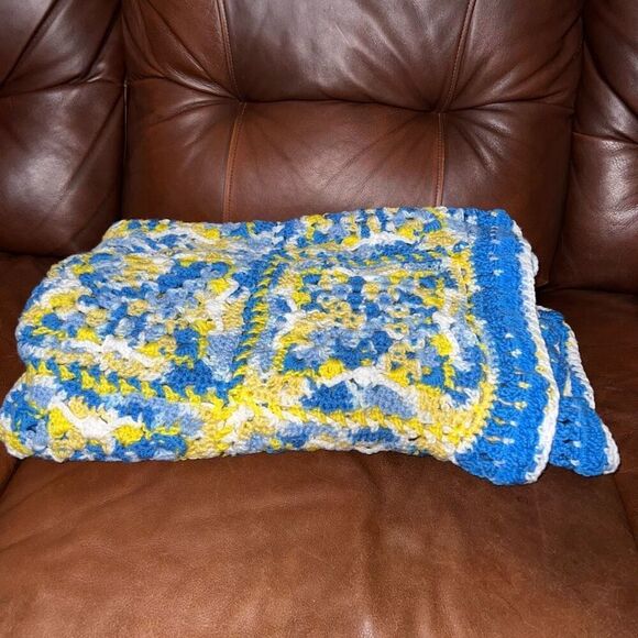 Handmade Crocheted Blanket Afghan Blue Yellow  White EUC Baby Shower Gift 💝 - Picture 5 of 11